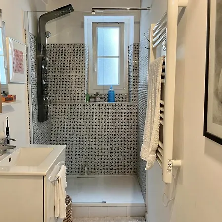 Apartment Discover Charming Montmartre Paris