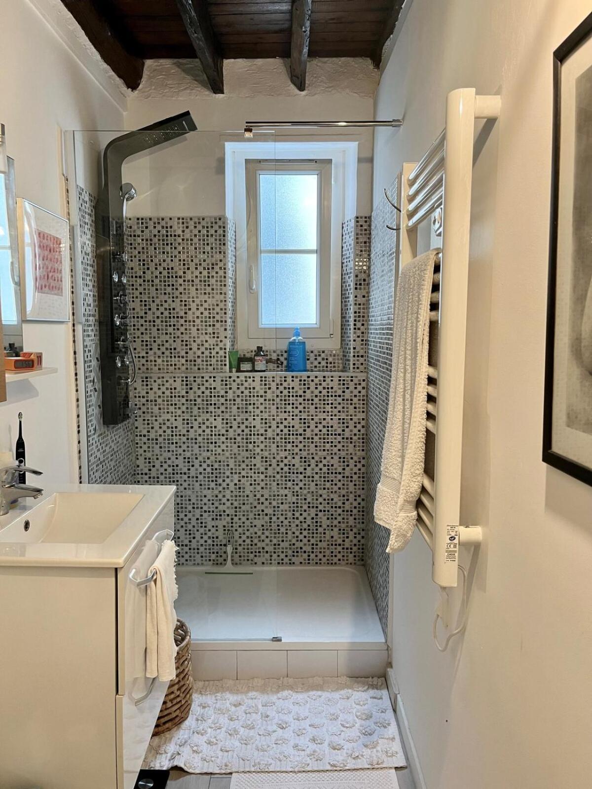 Apartment Discover Charming Montmartre Paris